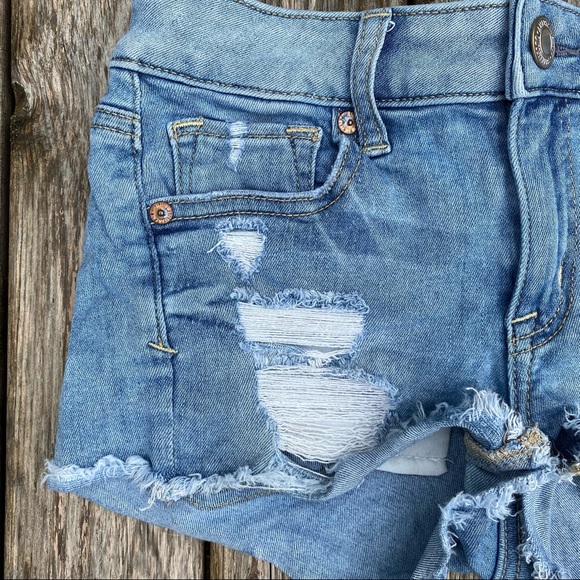 AEO Distressed Shortie - Picture 2 of 4